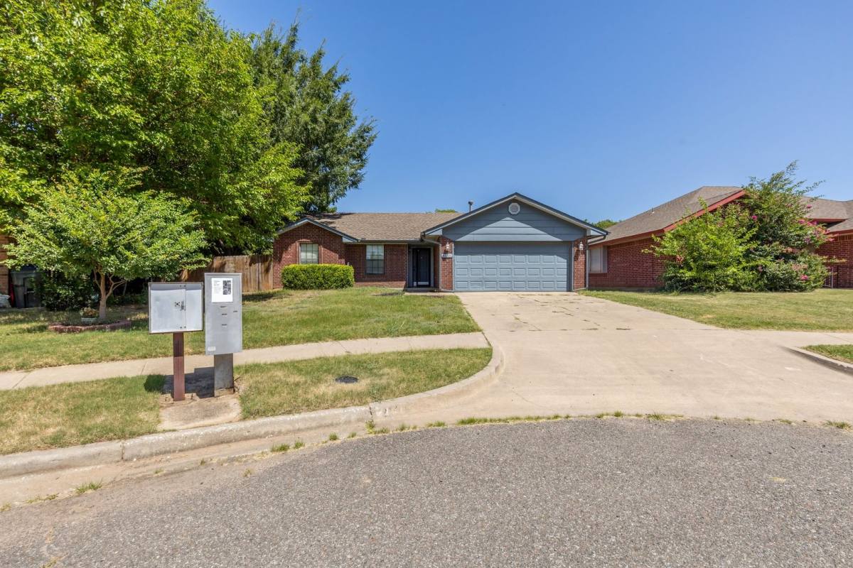 House for rent at 2101 Harbor Dr, Norman, OK 73071