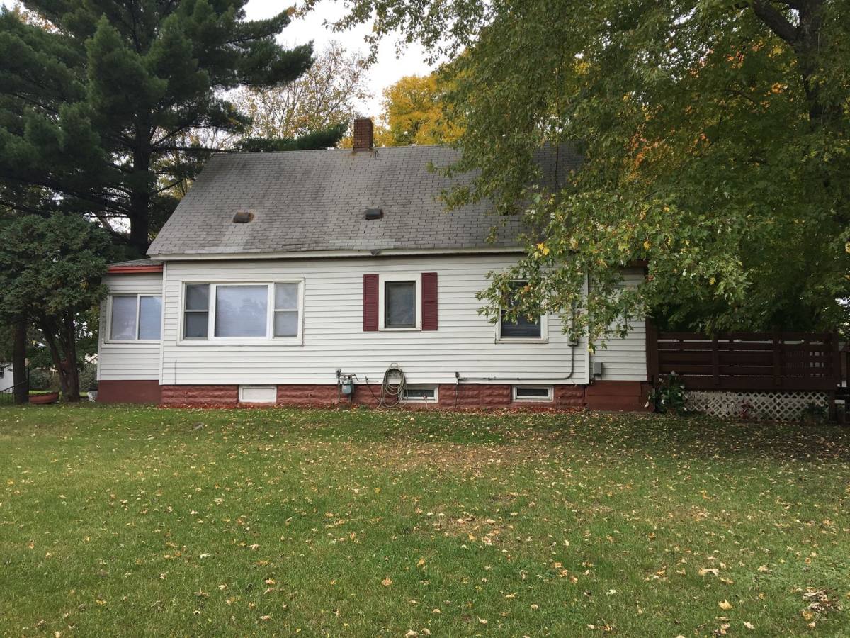 House for rent at 1391 Minnehaha Ave E, Saint Paul, MN 55106