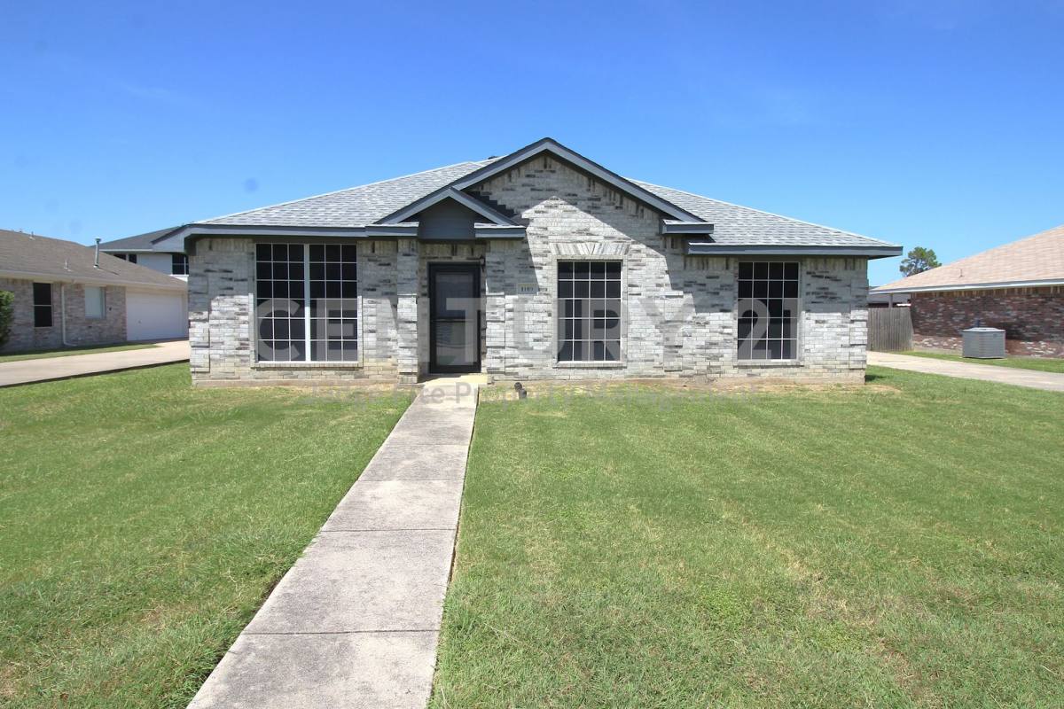 House for rent at 1109 Mockingbird Lane, Desoto, TX 75115