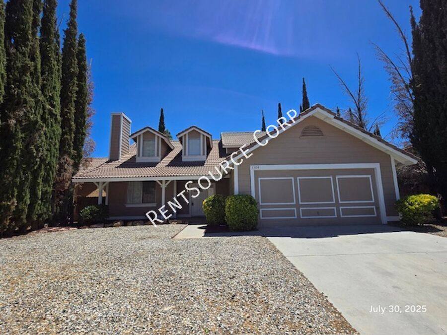 House for rent at 1304 Kings Rd, Palmdale, CA 93551