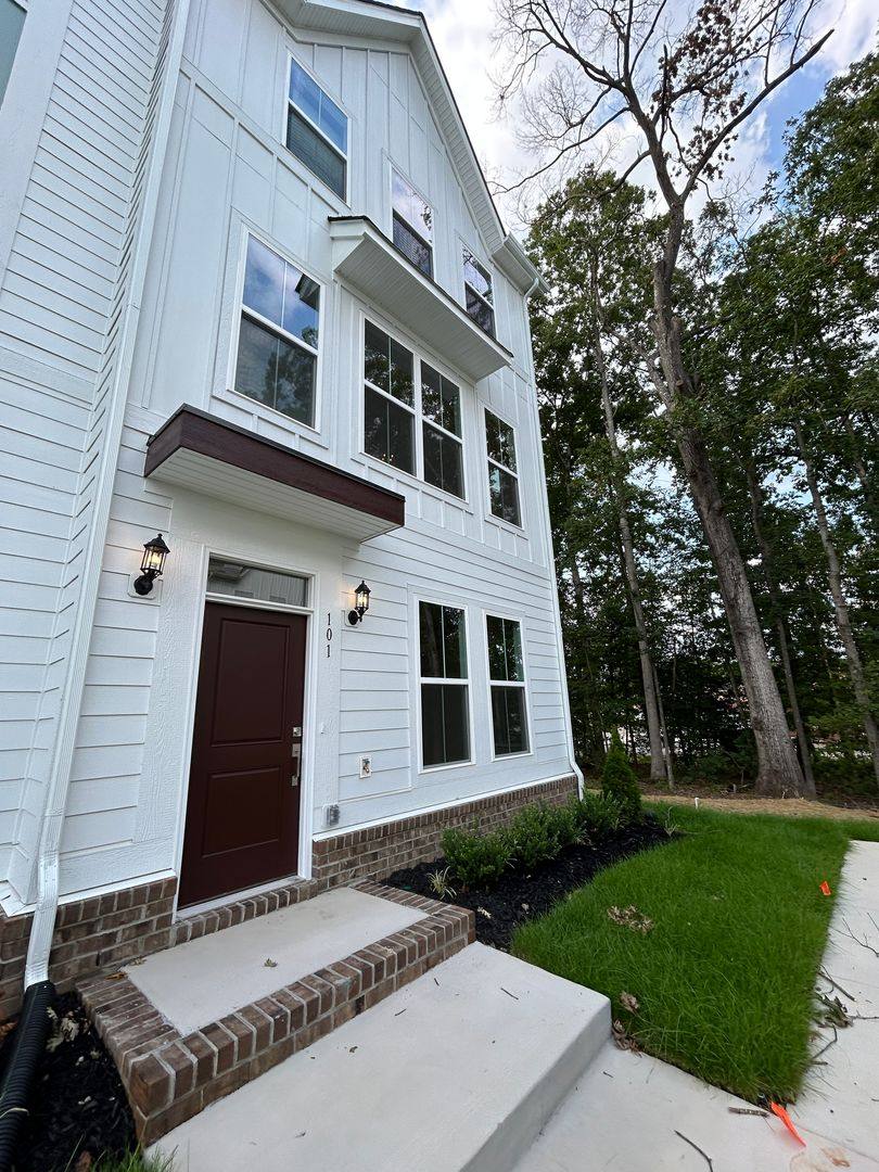 Townhouse for rent at 101 Avenda Lane, Midlothian, VA 23114