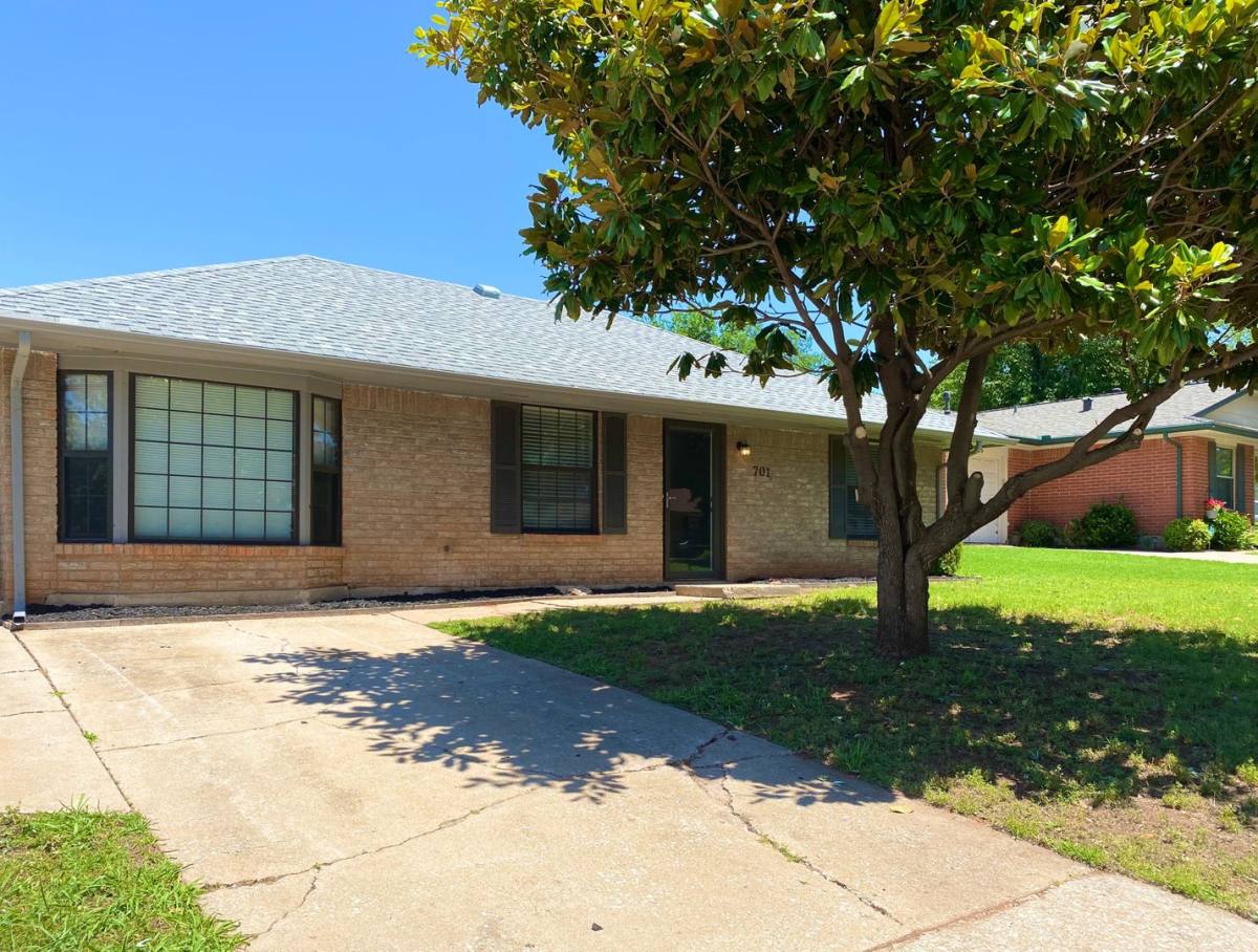 House for rent at 701 Scott Dr, Edmond, OK 73013