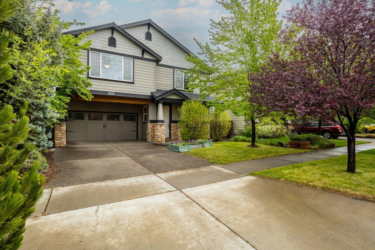 House for rent at 835 NE Locksley Dr, Bend, OR 97701