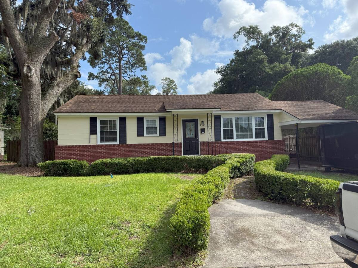 House for rent at 2101 E 60th St, Savannah, GA 31404