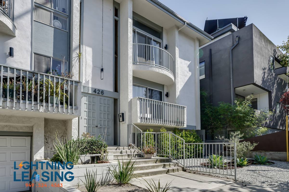 Apartment for rent at 428 S Venice Blvd #9D, Venice, CA 90291