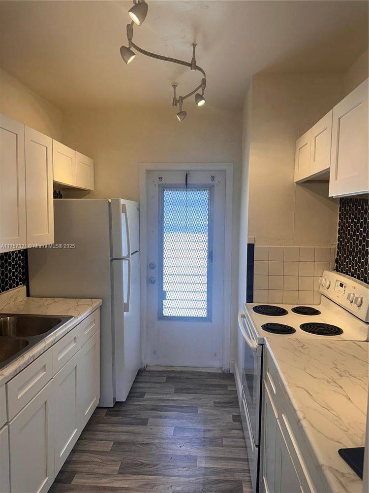 Apartment for rent at 19001 NE 2nd Ave #1404, Miami, FL 33179