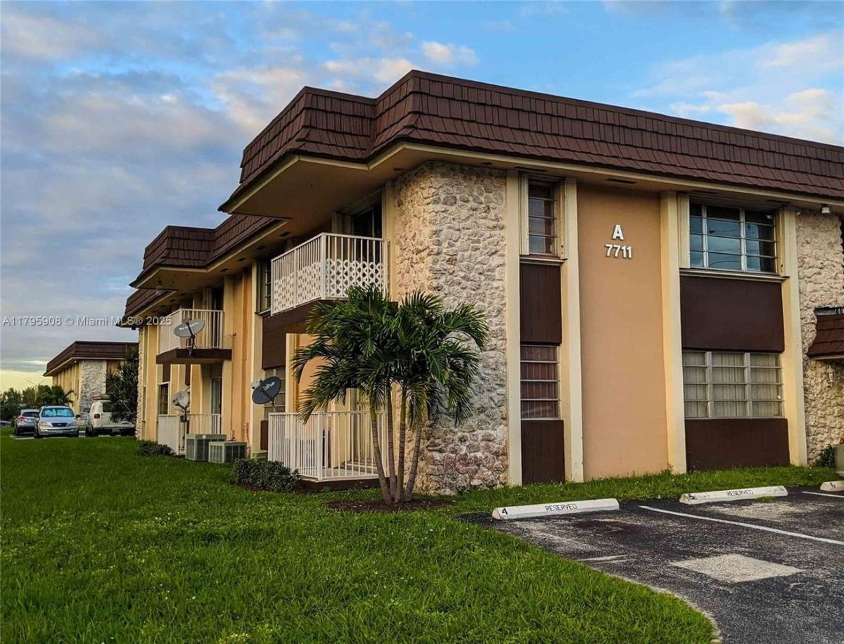 Apartment for rent at 7711 SW 56th St #205A, Miami, FL 33155