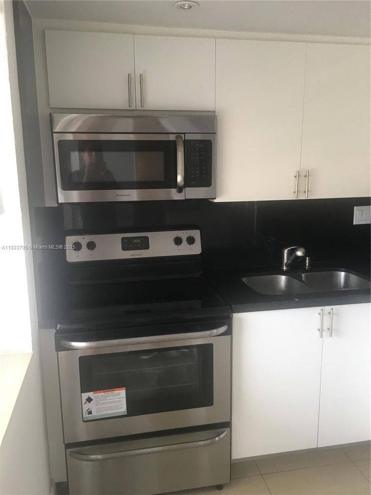 Apartment for rent at 1750 NE 115th St #608, Miami, FL 33181