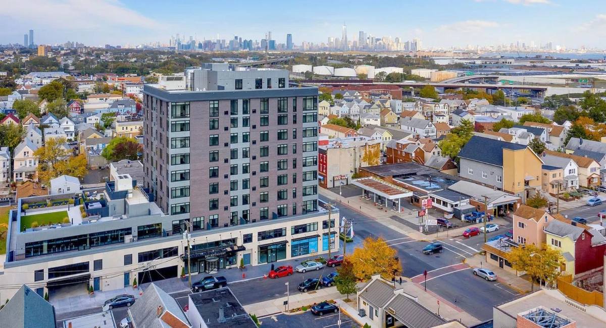 Apartment for rent at 957 Broadway #808, Bayonne, NJ 07002
