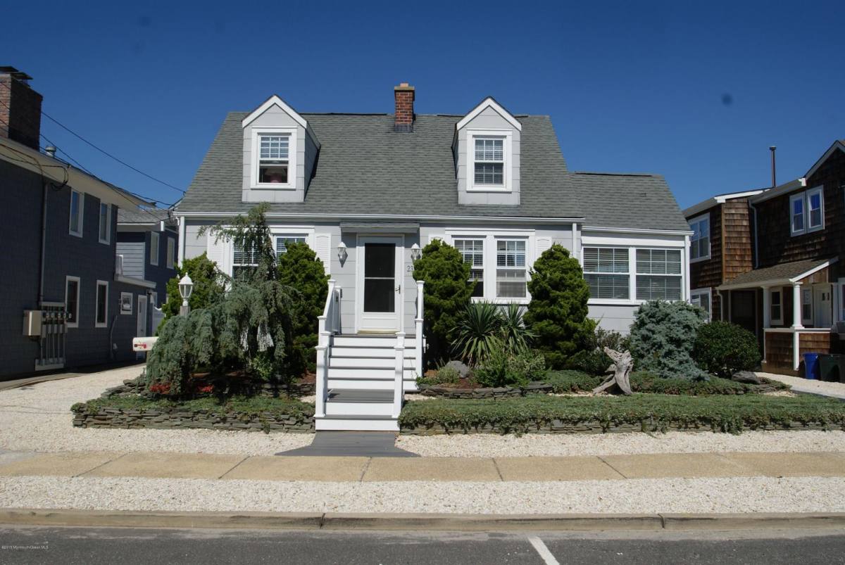 Apartment for rent at 23 Bond Ave #23, Brick, NJ 08723