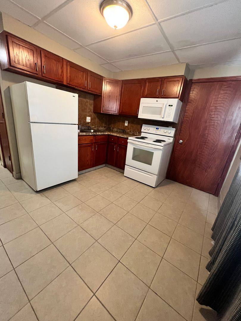 Apartment for rent at 6917 S 39 Ave, Bellevue, NE 68147