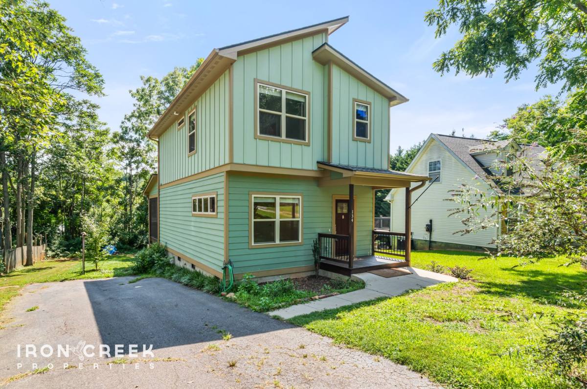 House for rent at 134 Unaka Ave, Asheville, NC 28803