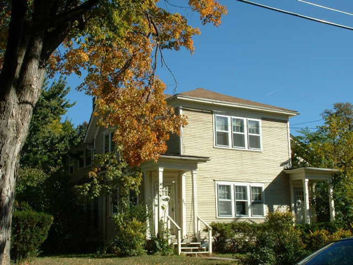 House for rent at 811 2nd St, Jackson, MI 49203
