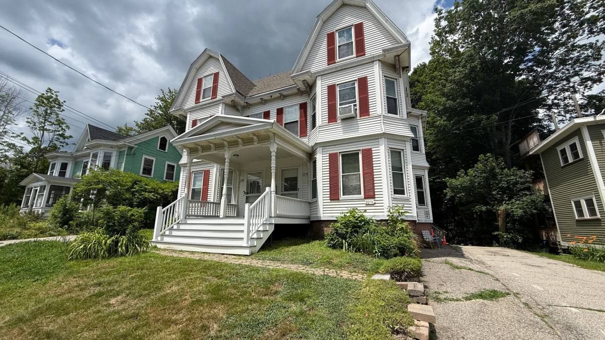Apartment for rent at 229B Washington St, Dover, NH 03820