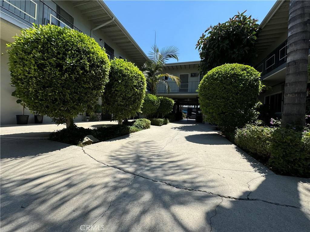 Apartment for rent at 7745 Laurel Canyon Blvd #21-21, North Hollywood, CA 91605