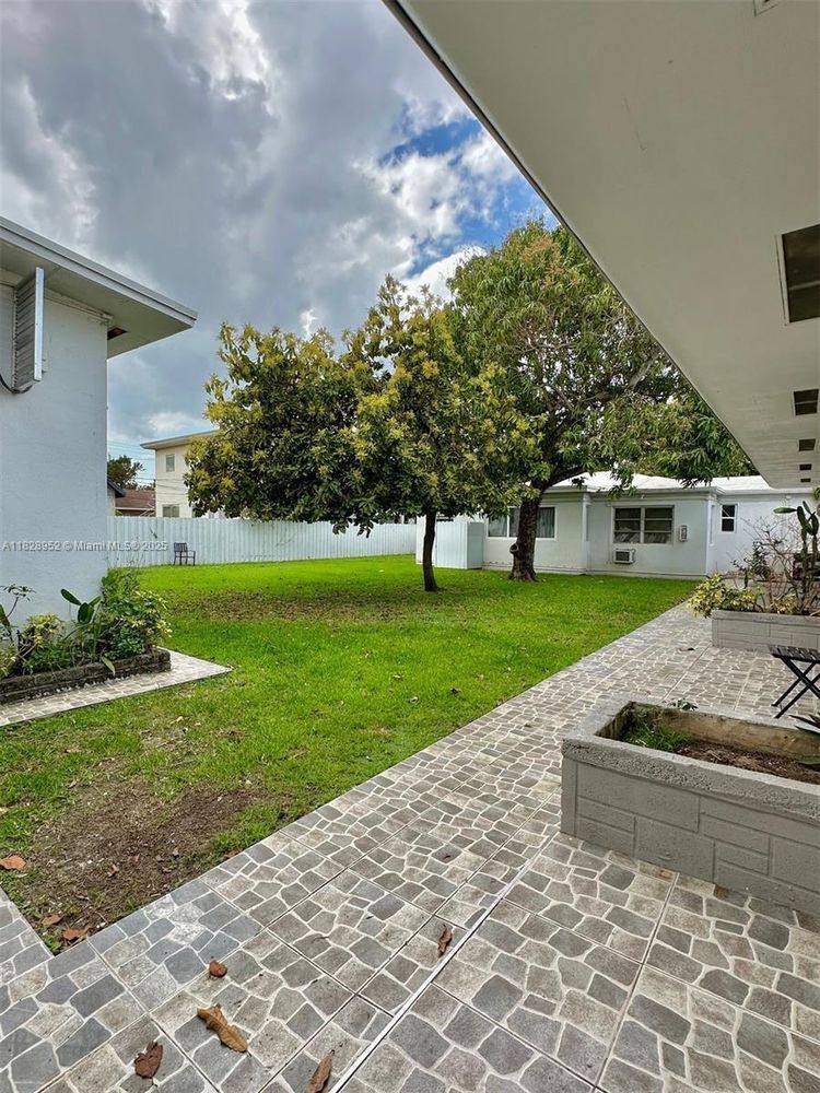 62 NE 78th St #4-4, Miami, FL 33138