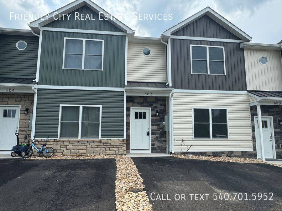 Townhouse for rent at 682 Zephyr Dr, Harrisonburg, VA 22801