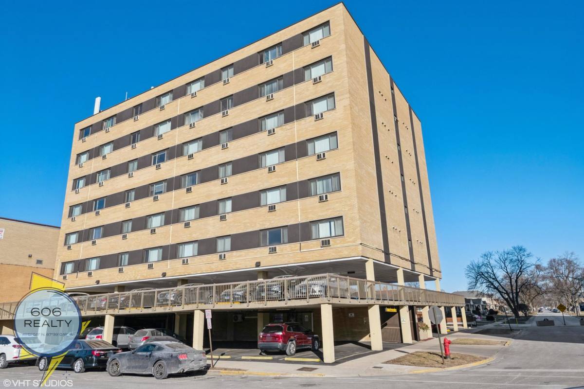 Apartment for rent at 7300 W N Ave, Elmwood Park, IL 60707