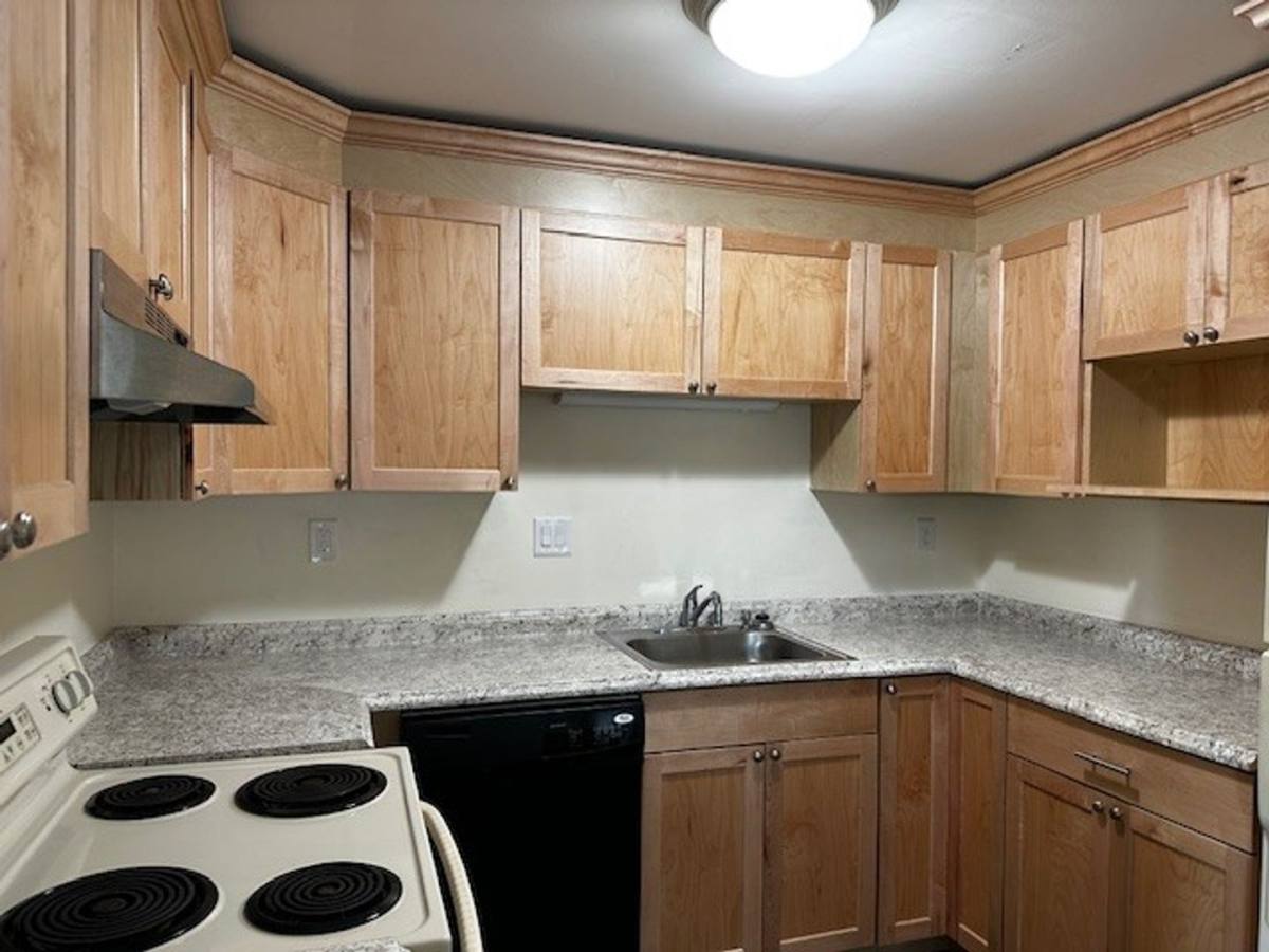Apartment for rent at 16 Old Boorne Dr, Clinton, NY 13323