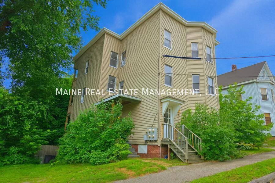 Apartment for rent at 93 Newbury St #2, Auburn, ME 04210