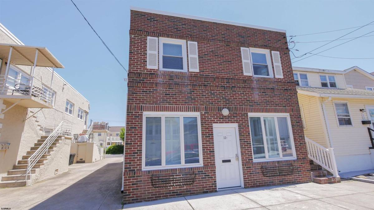 Apartment for rent at 11 S Washington Ave #2-2, Atlantic City, NJ 08404