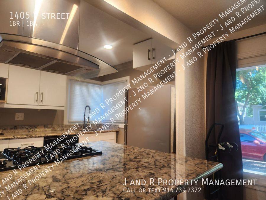 House for rent at 1405 V St, Sacramento, CA 95818