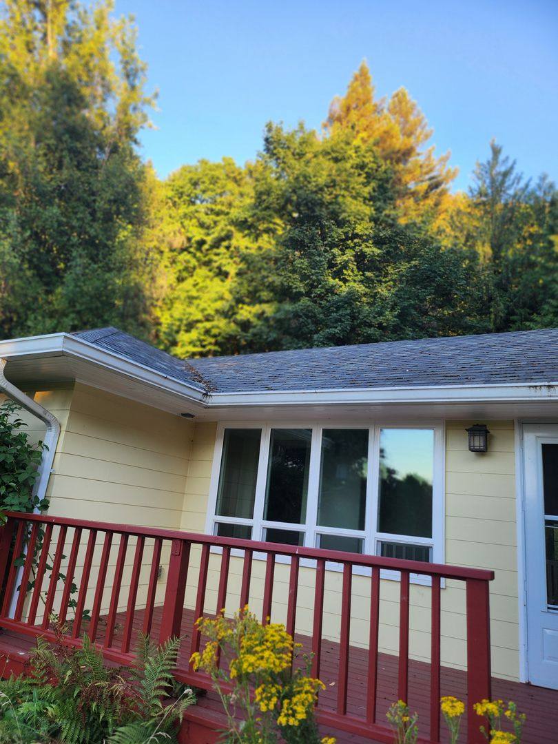 House for rent at 16878 S Clackamas River Dr, Oregon City, OR 97045