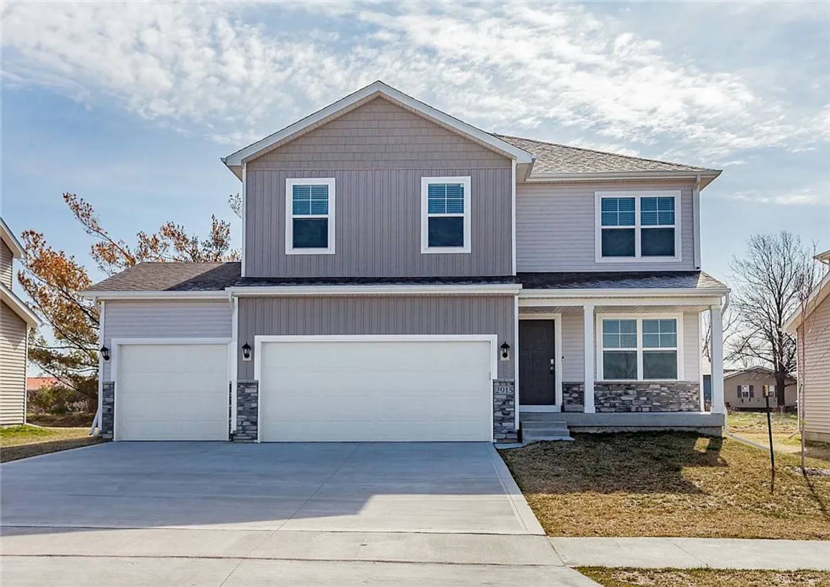 House for rent at 2915 NW Woodbury Dr, Ankeny, IA 50023