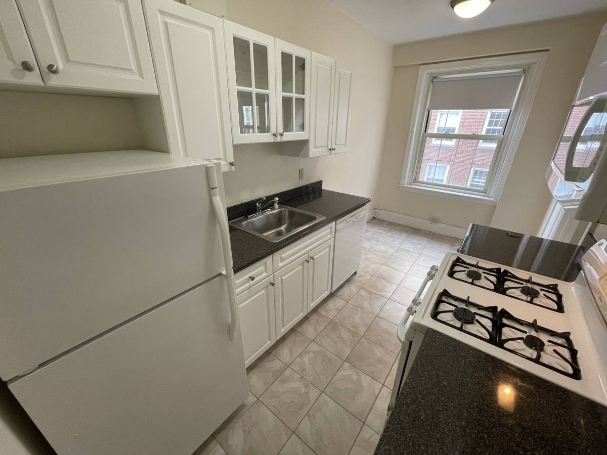 Apartment for rent at 1401 Beacon St #406, Brookline, MA 02446