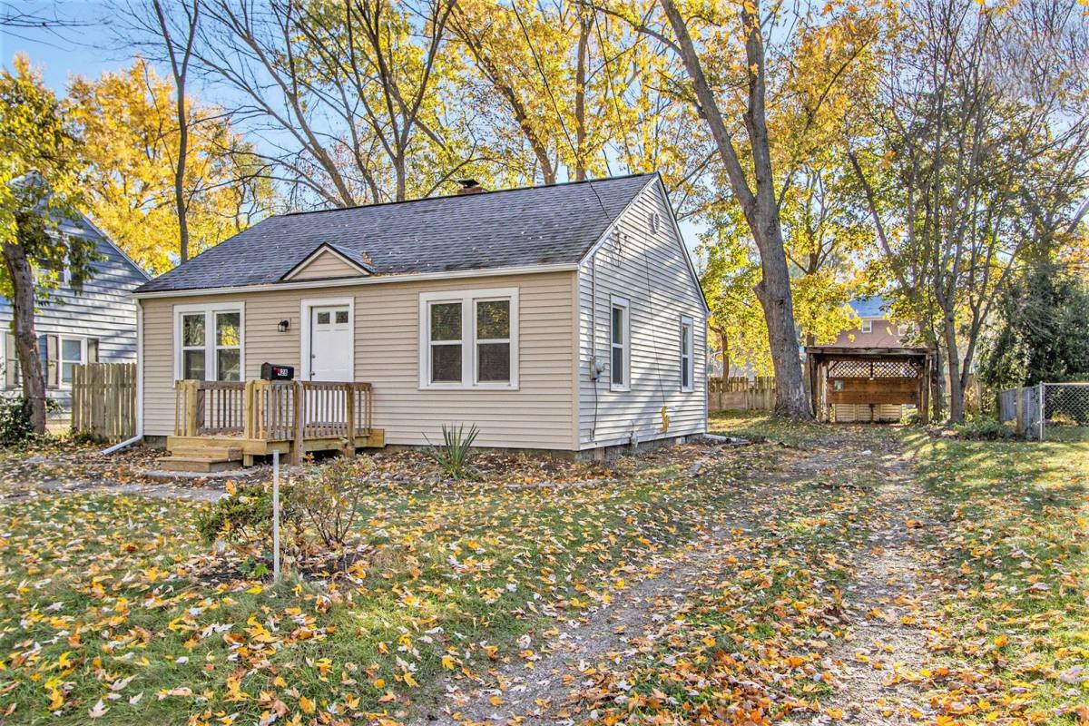 House for rent at 428 Keyes Dr, Kalamazoo, MI 49004
