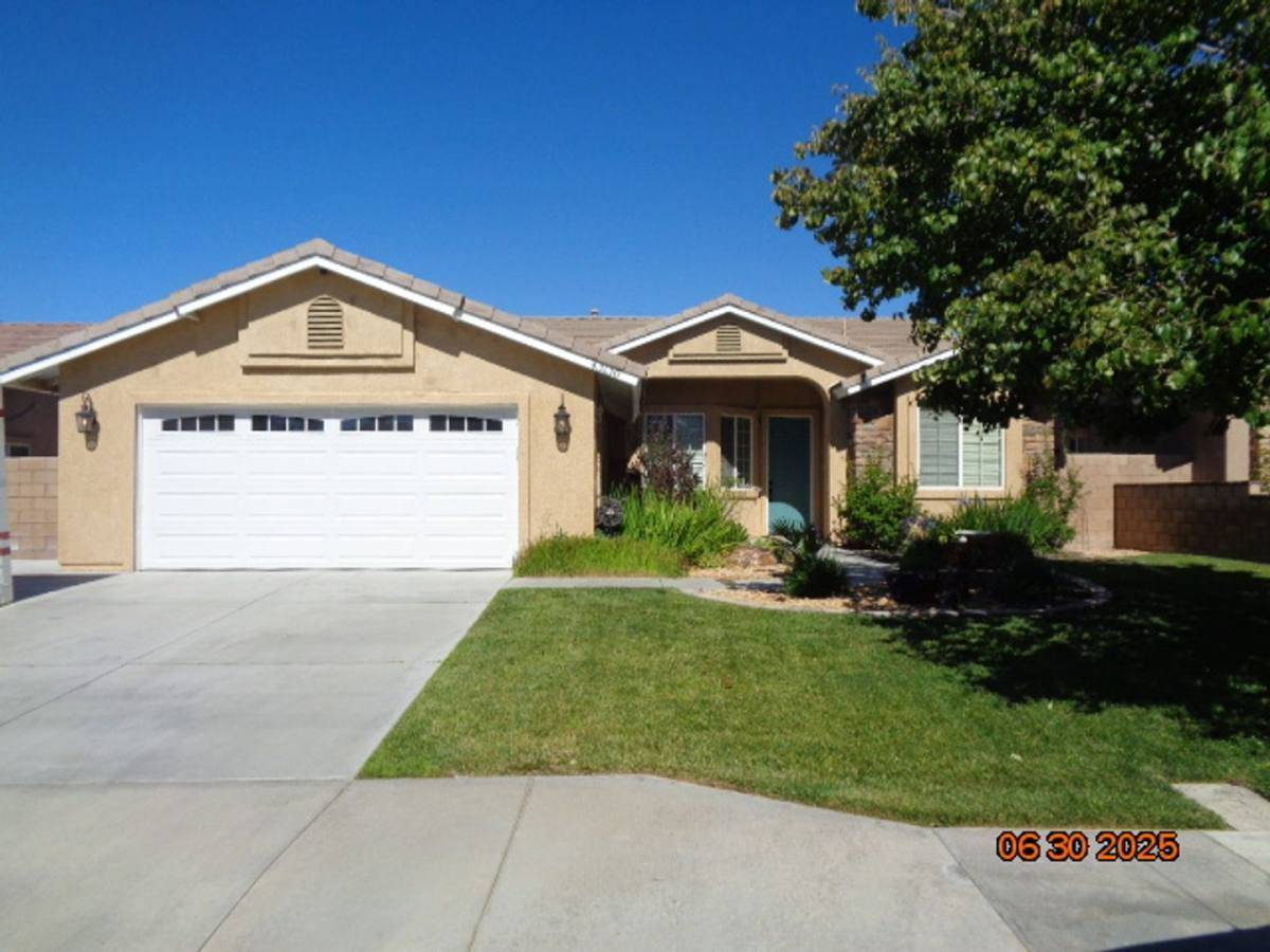 House for rent at 43130 28th St W, Lancaster, CA 93536