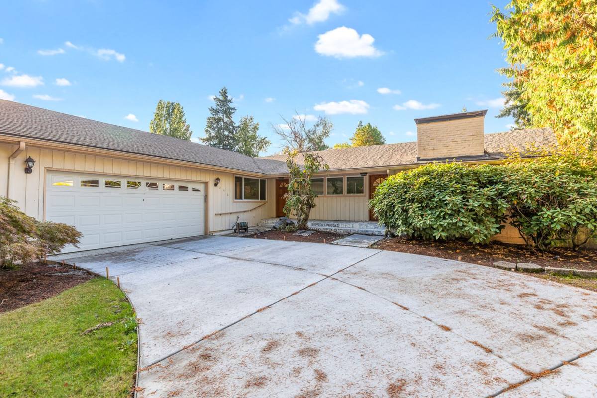House for rent at 8246 S E, Mercer Island, WA 98040
