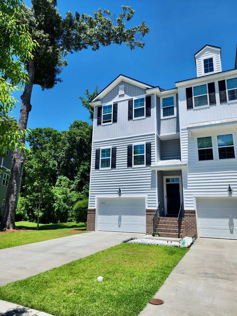Townhouse for rent at 330 Spindlewood Way, Charleston, SC 29414