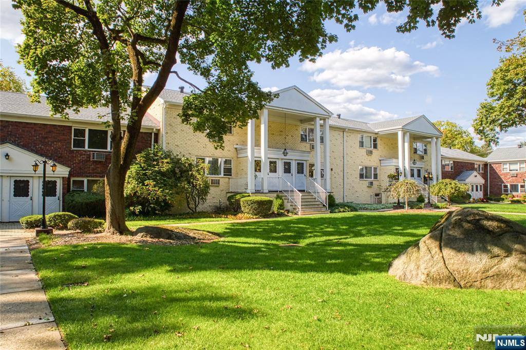 Condo for rent at 132 Regency Park #132, Allendale, NJ 07401