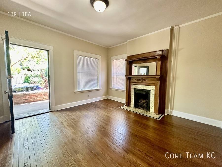 Apartment for rent at 1707-1709 Belleview Ave, Kansas City, MO 64108