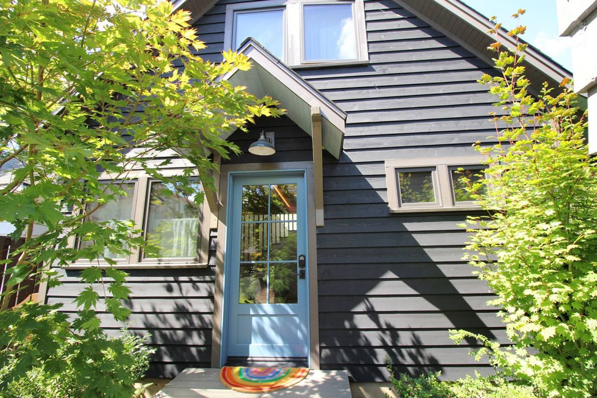 Apartment for rent at 1553 SE Umatilla St, Portland, OR 97202