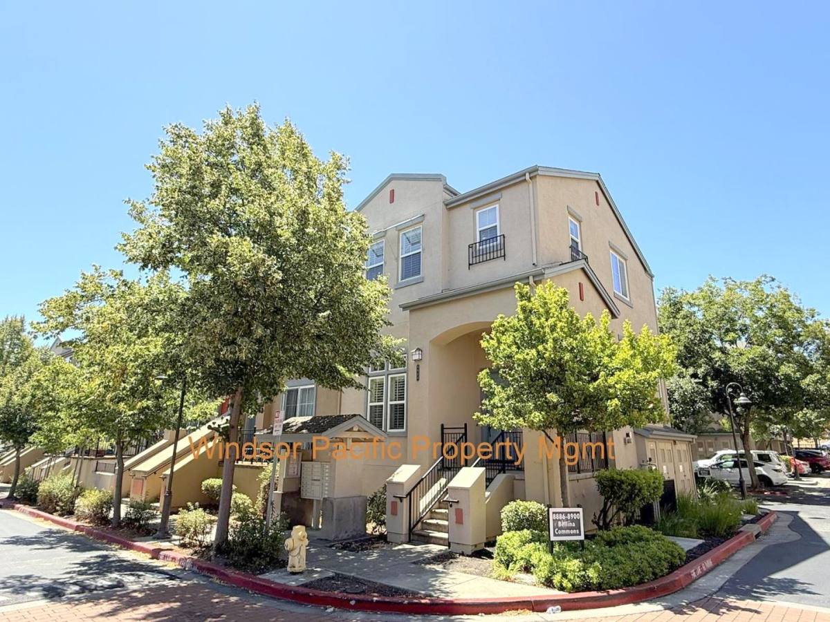 Townhouse for rent at 8900 Bellina Commons, Dublin, CA 94568