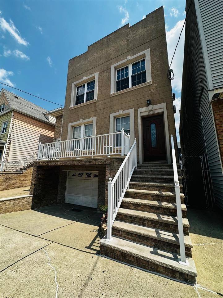 Apartment for rent at 470 Ave A #2-2, Bayonne, NJ 07002