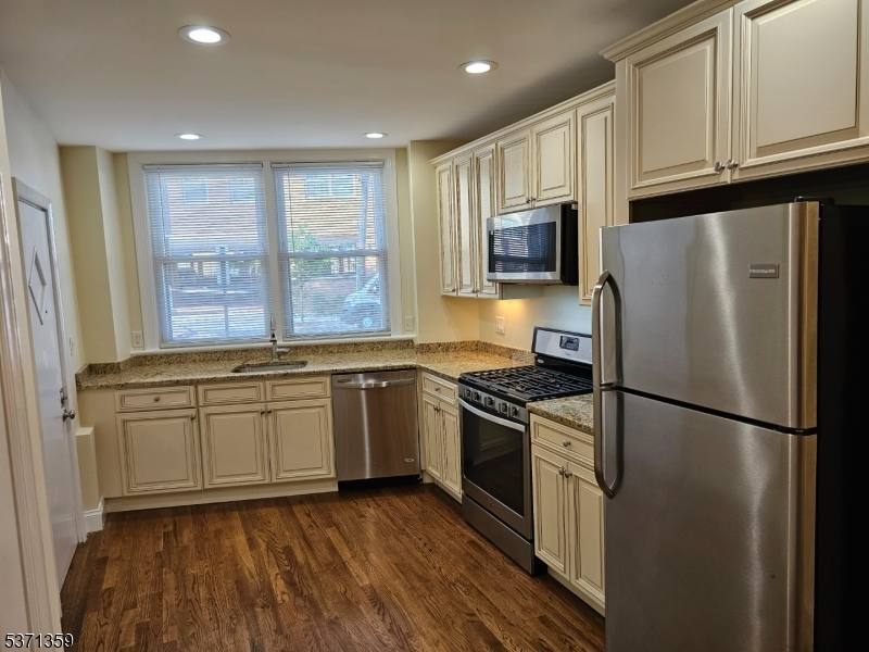 Apartment for rent at 410 Rahway Ave #414, Avenel, NJ 07001