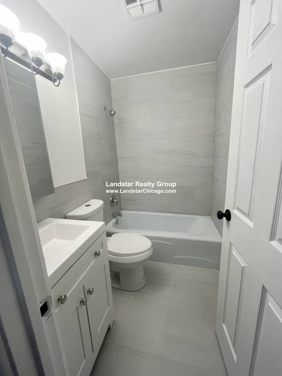 Apartment for rent at 3825 N Pine Grove Ave #310, Chicago, IL 60613