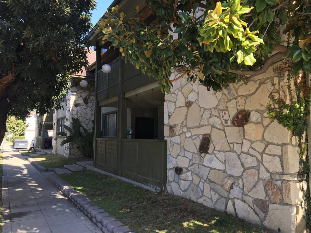 Apartment for rent at 917-929 6th St, Coronado, CA 92118
