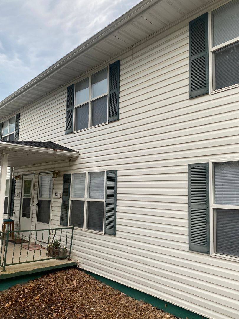 Apartment for rent at 701-725 Broadway St, Waynesville, MO 65583