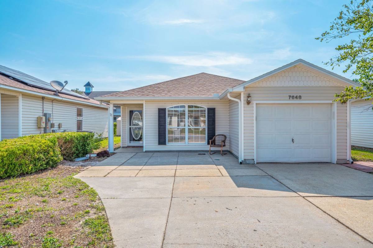 House for rent at 7648 Chablis Circle, Navarre, FL 32566