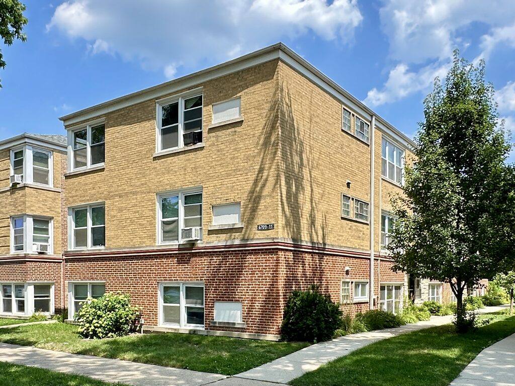 Apartment for rent at 6709 California #PWG, Chicago, IL 60645