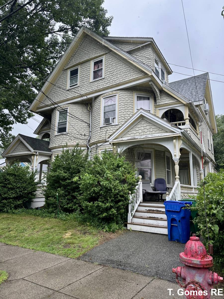 Townhouse for rent at 65 Pearl St #65, Newton, MA 02458