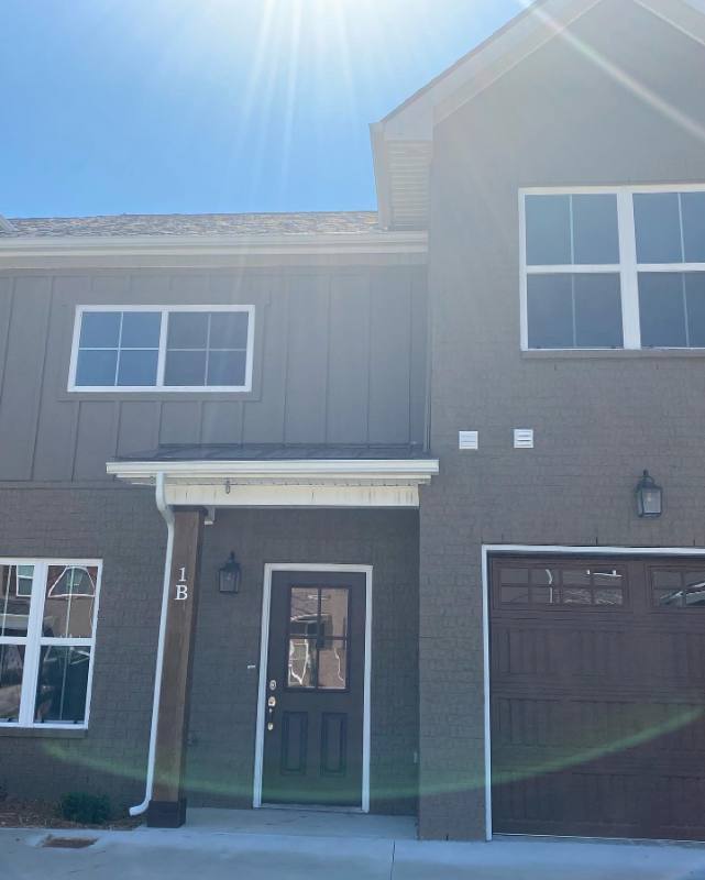 Townhouse for rent at 967 Horse Mountain Rd #1B, Shelbyville, TN 37160