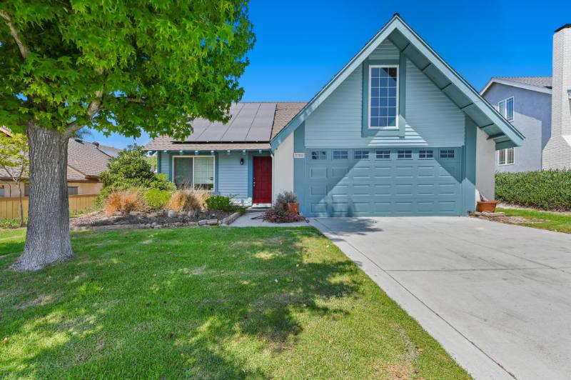 House for rent at 9908 Knollview Dr, Spring Valley, CA 91977
