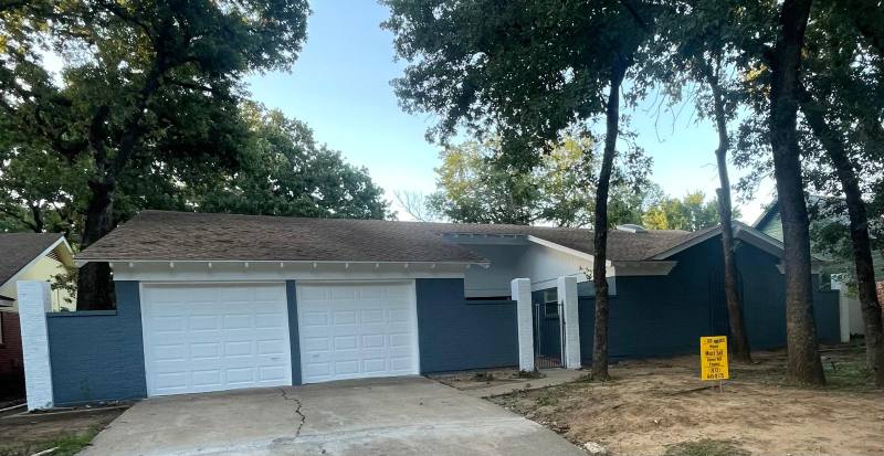 House for rent at 704 W Pleasantview, Hurst, TX 76054