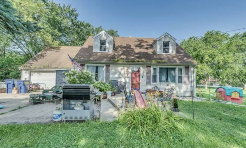 House for rent at 5N540 Central Rd, Itasca, IL 60143