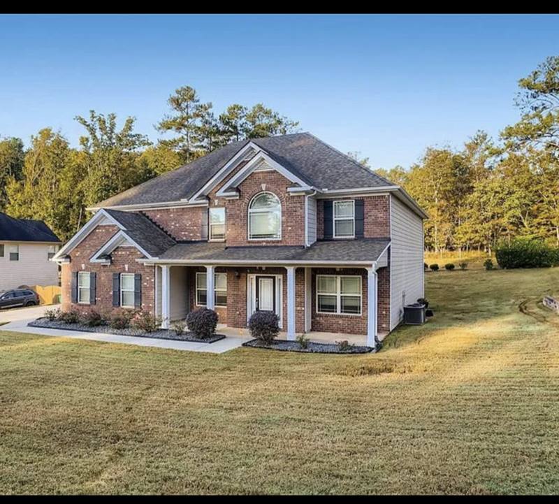 House for rent at 1432 English Manor Circle, Stone Mountain, GA 30087